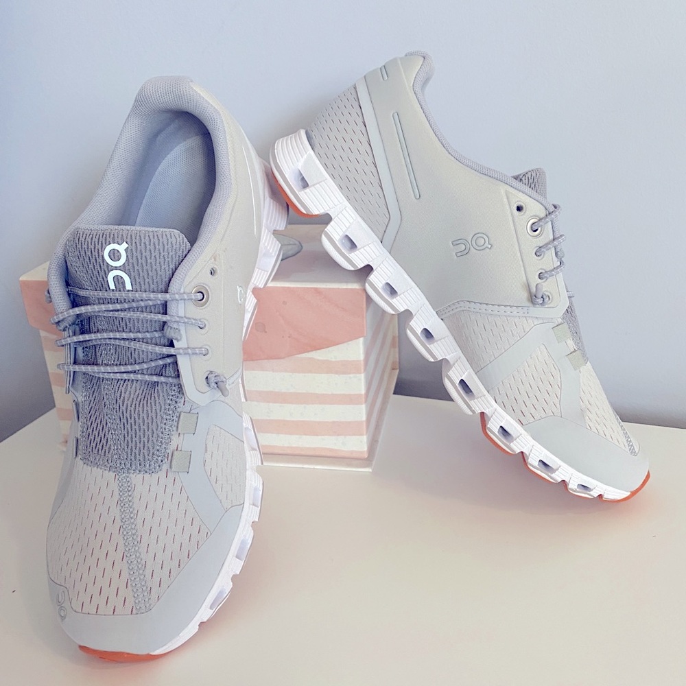 On Running, Cloud size 8.5 Womens running shoes grey, gray, glacier, barely worn